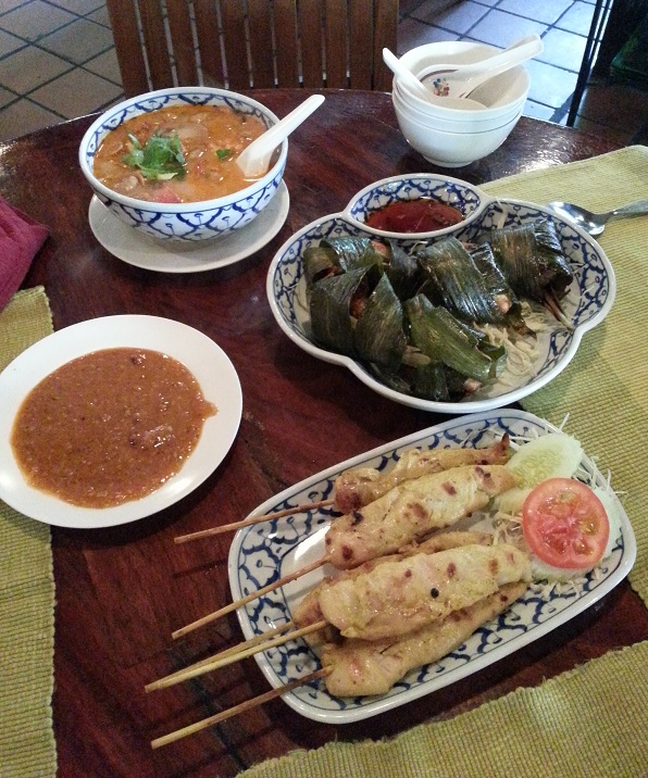 Tajlandia - część posiłków podczas obiadu