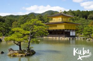 Słynny Złoty Pawilon, Kioto.