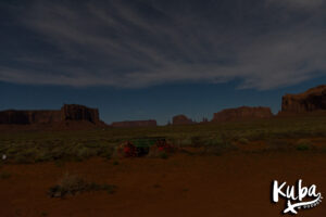 Monument Valley nocą
