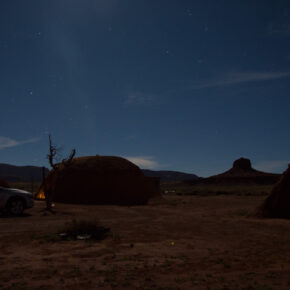 Monument Valley nocą