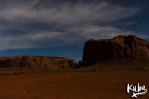 Monument Valley nocą