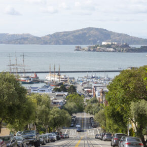 Alcatraz - widok na wyspę z San Francisco