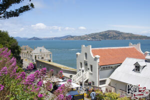 Alcatraz - widok z więzienia na wypsę