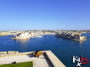 Malta - Górne ogrody Barrakka z widokiem na 3 miasta