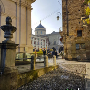 Bergamo - stare miasto - widok na Piazza Vecchia
