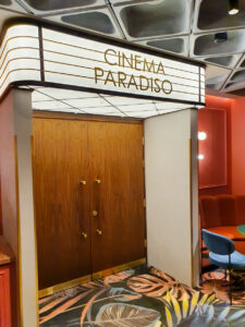 Puro Łódź - wejśćie na salę kinową